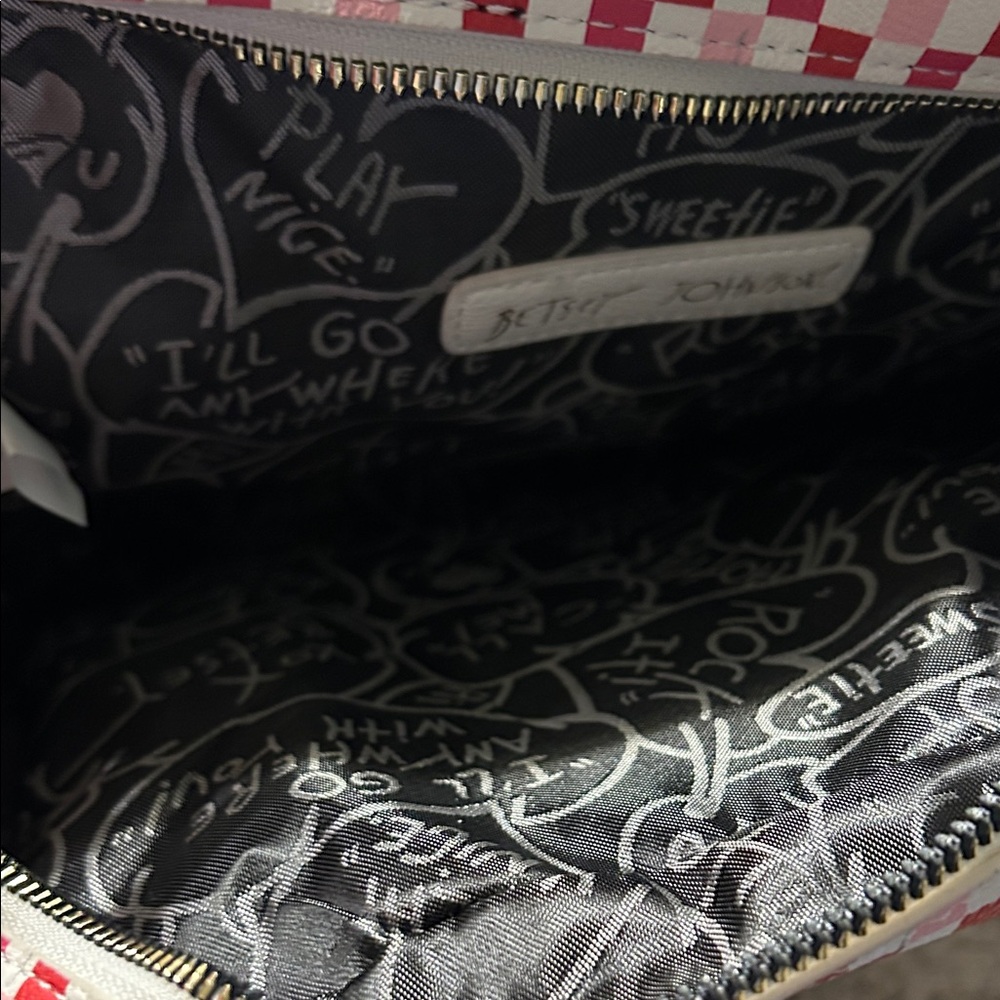 Betsey Johnson White and Red Delicious Pizza Crossbody Bag - Picture 3 of 4